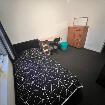 Single Room #1 Or #3 - Homestay Family Home - No Breakfast Hamilton Dış mekan fotoğraf